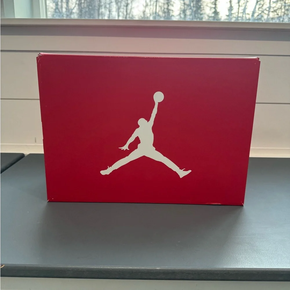 Air Jordan 6 Retro “White/Red” - Men’s 9 / Women’s 10.5 - Picture 7 of 8
